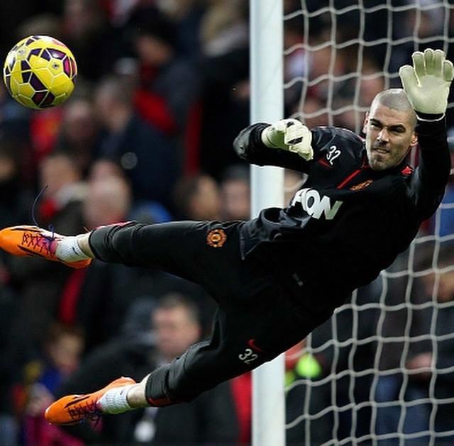 Happy 33rd Birthday, Víctor Valdés! 