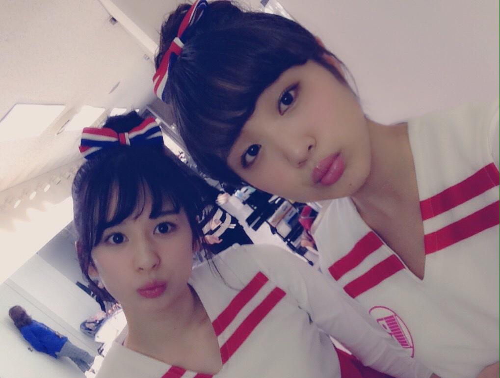 Rの法則見てくれたかな〜？

バービーさんとあいちゃんとチアガールコントやったよ〜（≧∇≦）♡
あいちゃんとのオフショットのせとくね！ http://t.co/f4PgGzLC0K