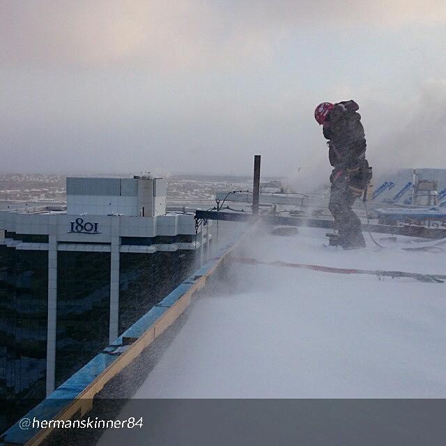 haligoniaphotos's tweet photo. By @hermanskinner84 "#towerlife #halifax @unitedbrotherhoodofcarpenters #local83 this is my #northface" http://t.co/VNAuo2NJPD