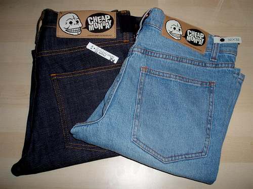 MasIffoel's tweet photo. Jeans skinny size 28-34, warna hitam,dongker,abu. Merk levis,wrangler,cheap monday,psd, dan masih banyak lainnya. :) http://t.co/USXGogi2WZ