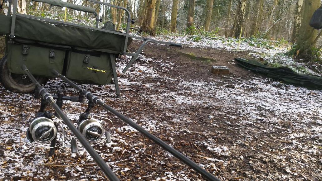 CarbonBaits's tweet photo. Last knockings for a snow carp!#itsmeltingfast http://t.co/iycTEKV6nk