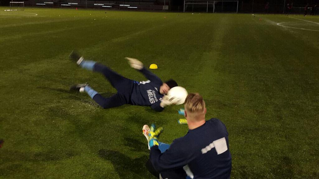 Verstegen's tweet photo. 31-10-2014 #voortstekruisband #reconstructie
13-01-2015
1e #goalkeeper 
#acl #rehab #training #injury
#fckruisband http://t.co/JXP2nyrx4z