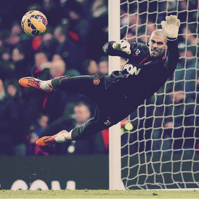 Happy 33rd Birthday, Víctor Valdés!  