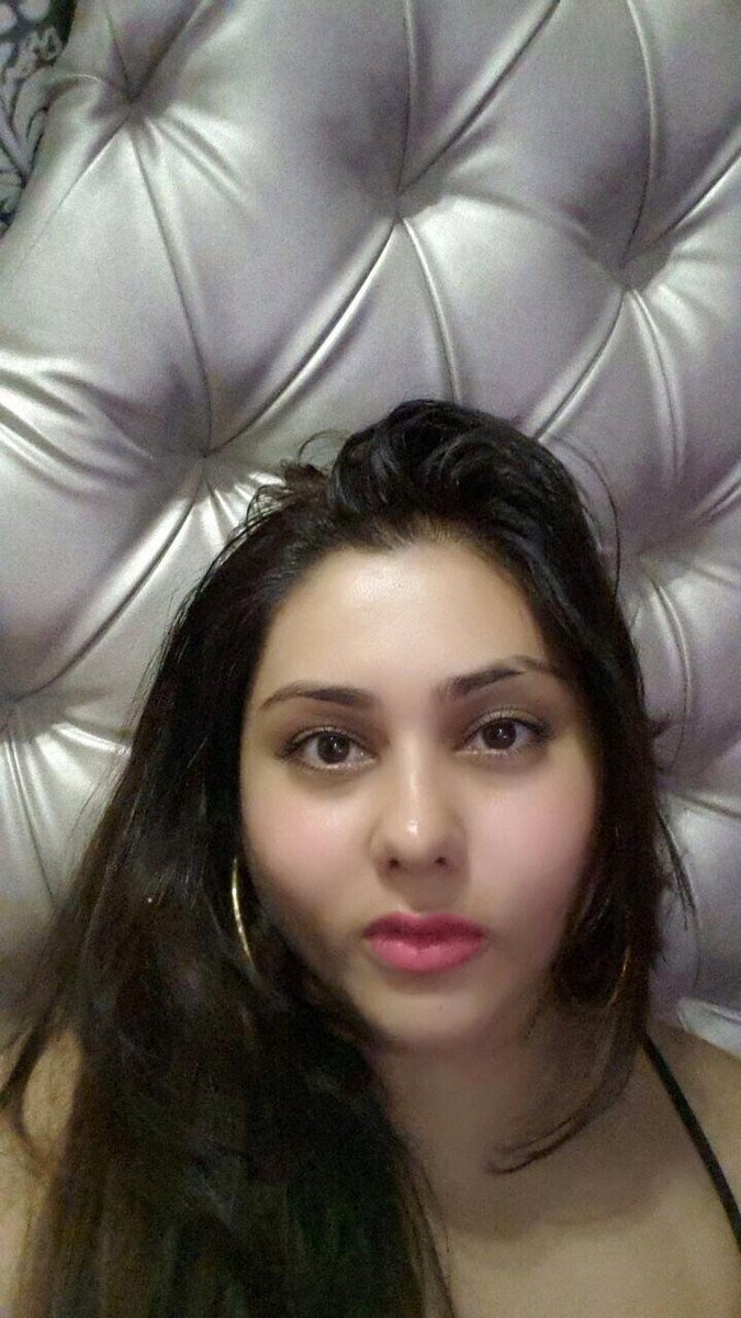v_namitha's tweet photo. So sick n I guess I enjoyed too much &amp; now m paying back for all the good time Fever at its peak. Pray for me Machans http://t.co/FLk71Cpeez