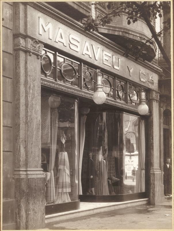 MasaveuCorp's tweet photo. 175 Años de Trabajo y Valores. Hoy la quinta generación vela por la continuidad de esta empresa familiar. http://t.co/CryIVzABWO