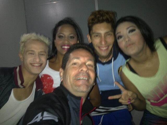 cesarbecerraf1's tweet photo. Felices!!! @neyerbri @billyelmatatan Meriany y Yaleska en @TVesAlDia @TeVesenlaManana listos para disfrutar http://t.co/21isri2uo3