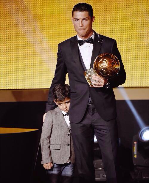 Сын криштиану роналду младший. Сын криштиану роналдо фото. Криштиану роналду младший рост. Роналду джуниор. Сын кристиано роналдо младший.