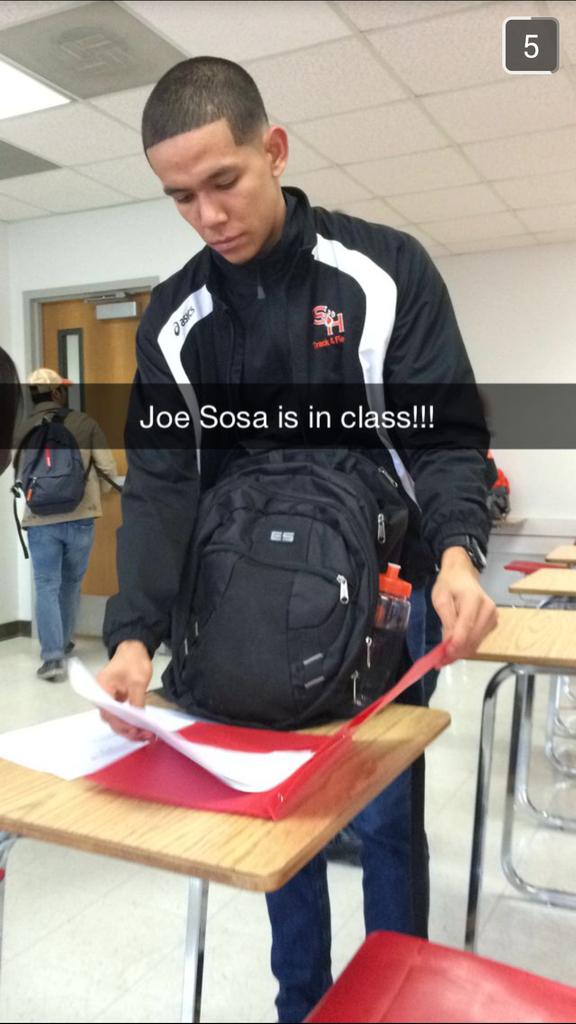 Joeksosa's tweet photo. See guys I go to class #notanarc http://t.co/Kqz2vRW6Q9