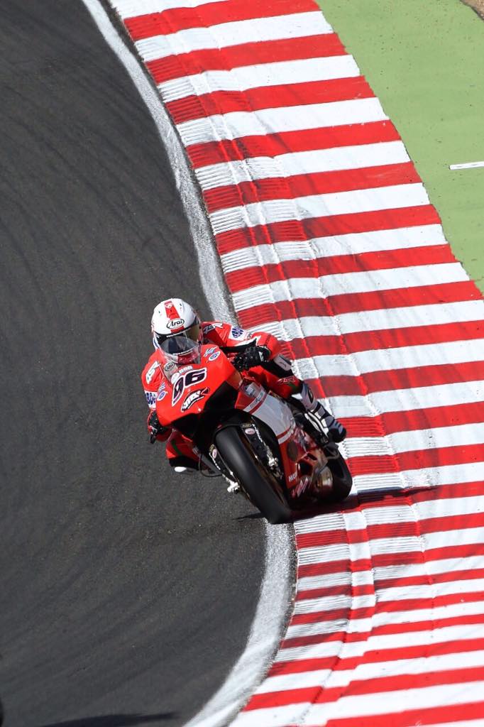 MOTOS, QUE NO SOLO DE COCHES VIVE EL HOMBRE - Página 22 B7U3Cn8CMAIR8xM