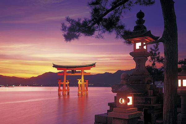 世界の絶景 秘境 昔は 伊都岐島神社 とも記された 全国に約500社ある厳島神社の総本社である ユネスコの世界文化遺産に 厳島神社 として登録されている T Co Jtxsfkklwr Twitter