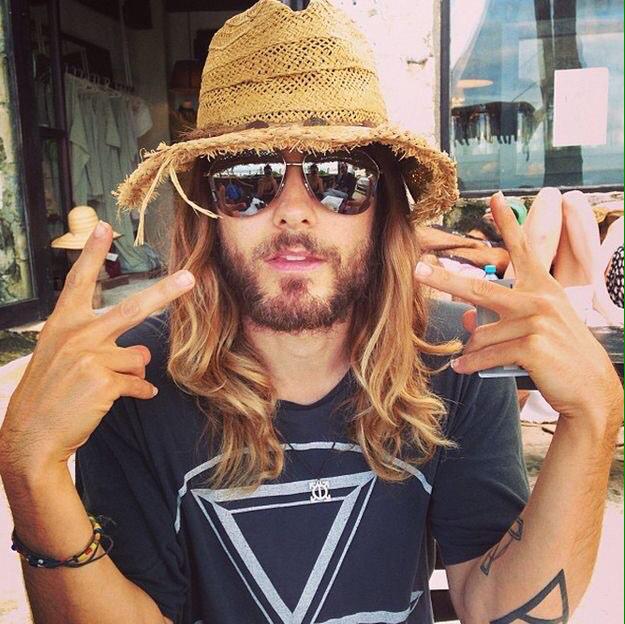foreverfangal's tweet image. @JaredLeto do you age at all? You are as sexy now as you were YEARS and YEARS ago on My So-Called Life! #aliensecrets