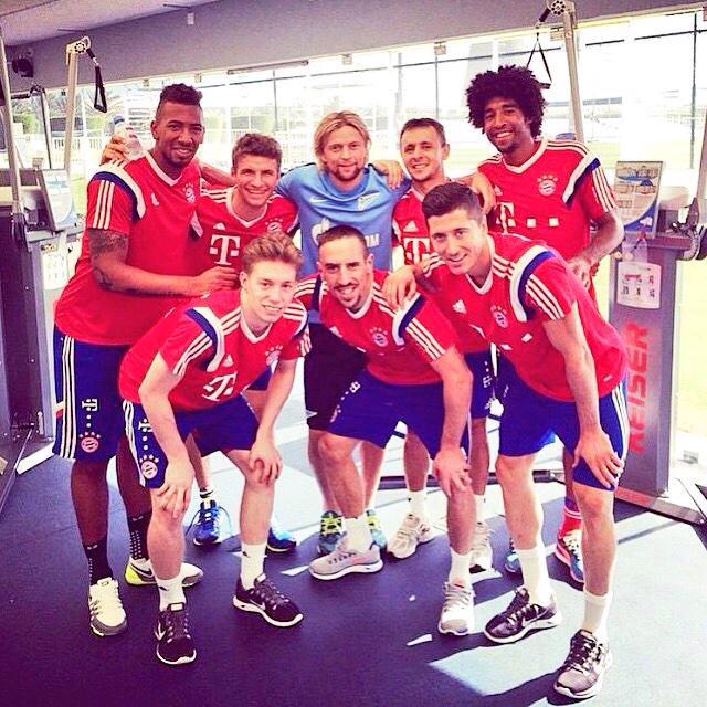 B7UCiEfCcAIxhur.jpg:large