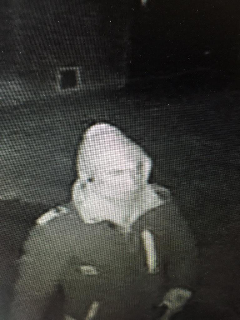 JodieMarsh's tweet photo. Horrendous jacket and earpiece? Does anyone recognise him. This is one of the guys who broke into mine. Please RT x http://t.co/V6Ecva0msk