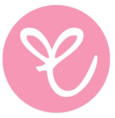 BlushPrettyTeam's tweet photo. .@heyelaineatkins has launched a new website, Elaine Loves.  Read her intro here: http://t.co/WnBmHDgrDv #beauty http://t.co/iw5X3hiDzs