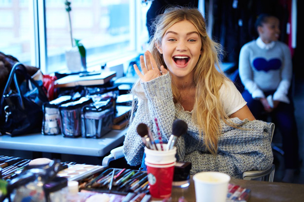 ELLESouthAfrica's tweet photo. New IT girl 19-year-old Gigi Hadid, Kendall Jenner’s BFF is the new face for @Maybelline http://t.co/FqErz59dQc
