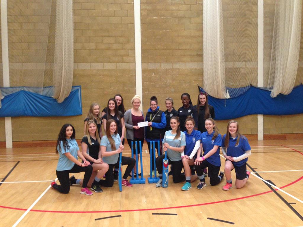 ballarde232's tweet photo. Congrats to @JWS_PE_Faculty for winning the #AntiBullyingWeekPhotoComp @coachingherts @hertscricket #GirlsCricket http://t.co/iCvf7IXTvg