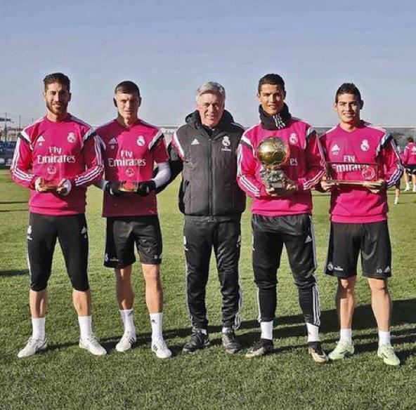 FutballTweets's tweet photo. So much talent, so many awards! 👏👏 http://t.co/krMcipCwtt
