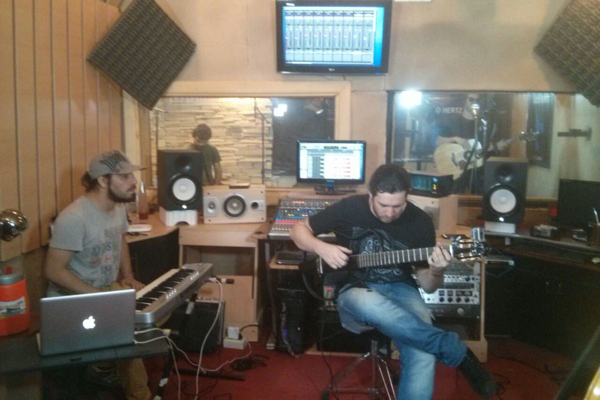 RandomSessions_ tweet picture