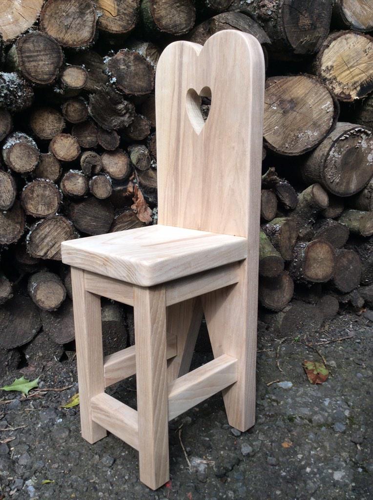 JollyRockers's tweet image. Never mind rocking horses...look what my clever son makes. Little Bear Toddler chairs #QueenOf #SimplePromote
