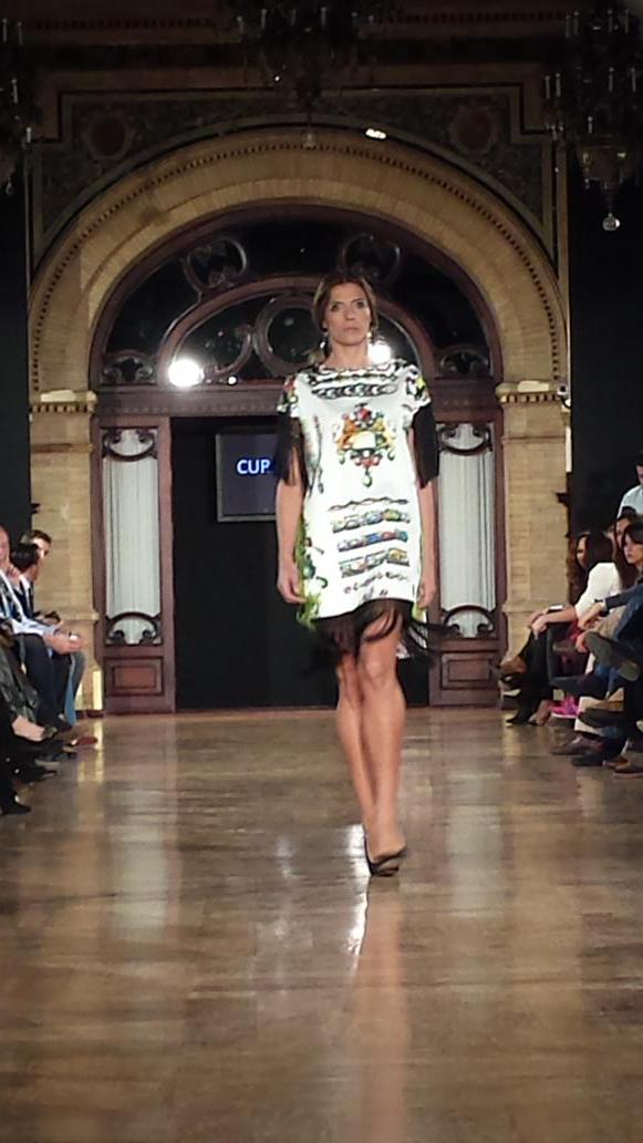 claudi_alfaro's tweet photo. Así es Souvenir, la nueva colección de @CurrodeDuran en @WeLoveFlamenco #wlf15 http://t.co/8T0wXMYgNq