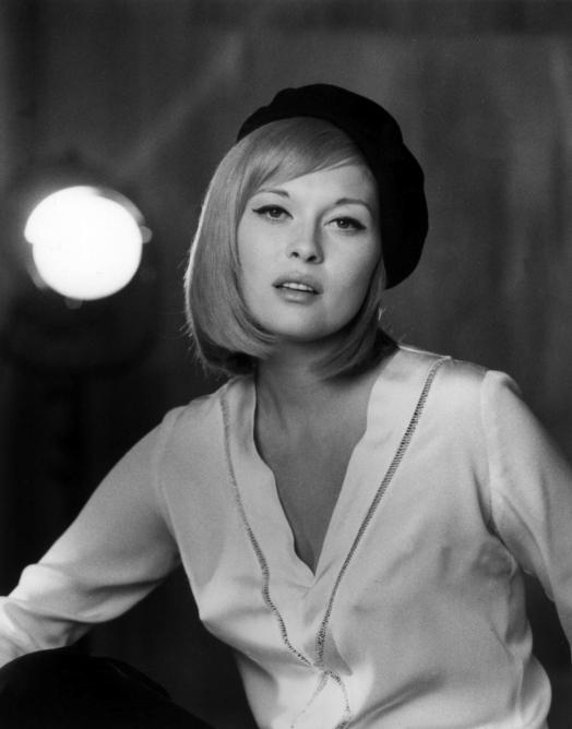 Happy 74th Birthday to the lovely Faye Dunaway! 