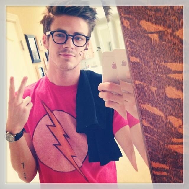 Meu amorzinho ta fazendo 25 anos gente Happy Birthday Grant Gustin From Brazil 