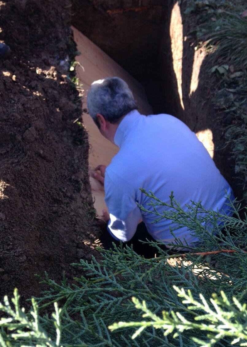 Prof_Ozsoy's tweet photo. Rabbine kavuşmayı Şeb-i Arus sayan
Muhterem BABAM ömrü boyunca
bugün için hazırlandı.
Huzur içinde toprağa verdik. http://t.co/aeKrh9C1A2