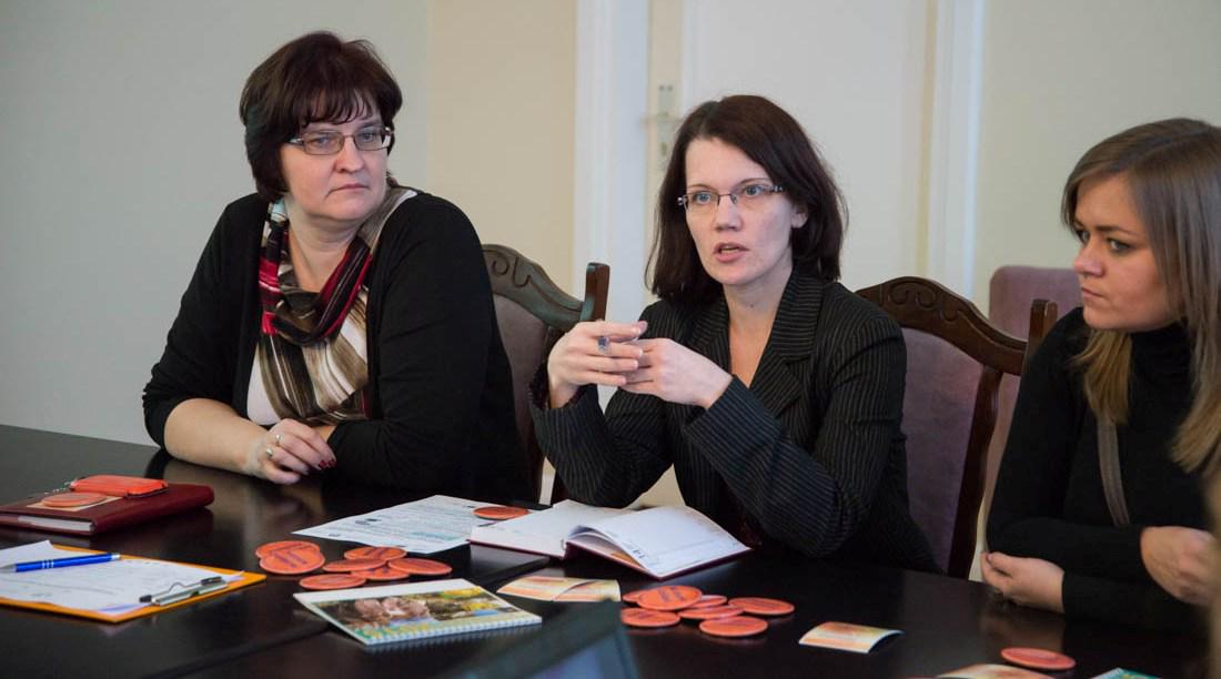 ValmierasFonds's tweet photo. Atziņa no SD @valmiera_lv - jaunieši vairāk līdzdarbojas soc. un kult.sfērās, ir jāaktualizē politiskā līdzdalība! http://t.co/ewPQJM4LYo