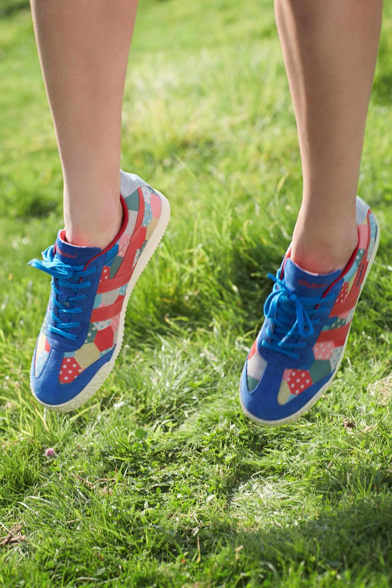 CathKidstonFR's tweet photo. On saute de joie pour les nouvelles baskets #GolaXCathKidston. Fraîchement débarquées ici >> http://t.co/xo5RqNXBaV http://t.co/xRW7A5FUuv