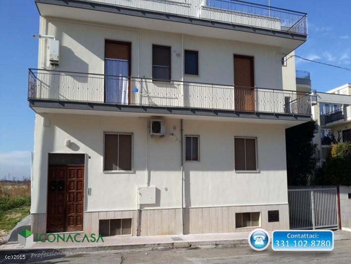 IconacasaTRIGG's tweet photo. #Triggiano appartamento 3vani ristrutturato. €110000 trat @Iconacasa @GerardoRescina Info ufficio c.so V Emanuele 160 http://t.co/QlzPOHFDRE