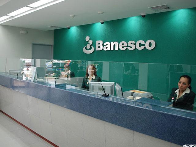 Laiguanatv's tweet photo. LO+LEIDO: La excusa de #Banesco para no reactivar sus #cuposelectronicos (+tuits) http://t.co/EuMXm3qLQV http://t.co/ffBflvLbWk