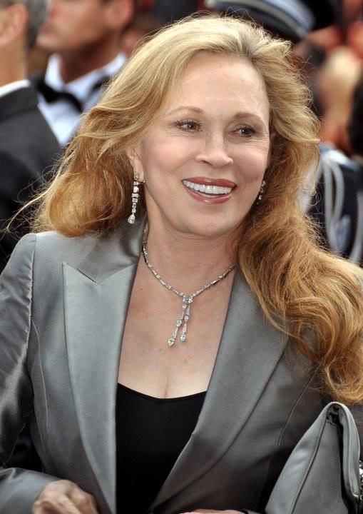 May I just say Happy Happy Birthday FAYE  DUNAWAY ! who looks
A*ma*Zing at age 74 ...!!! Rx 