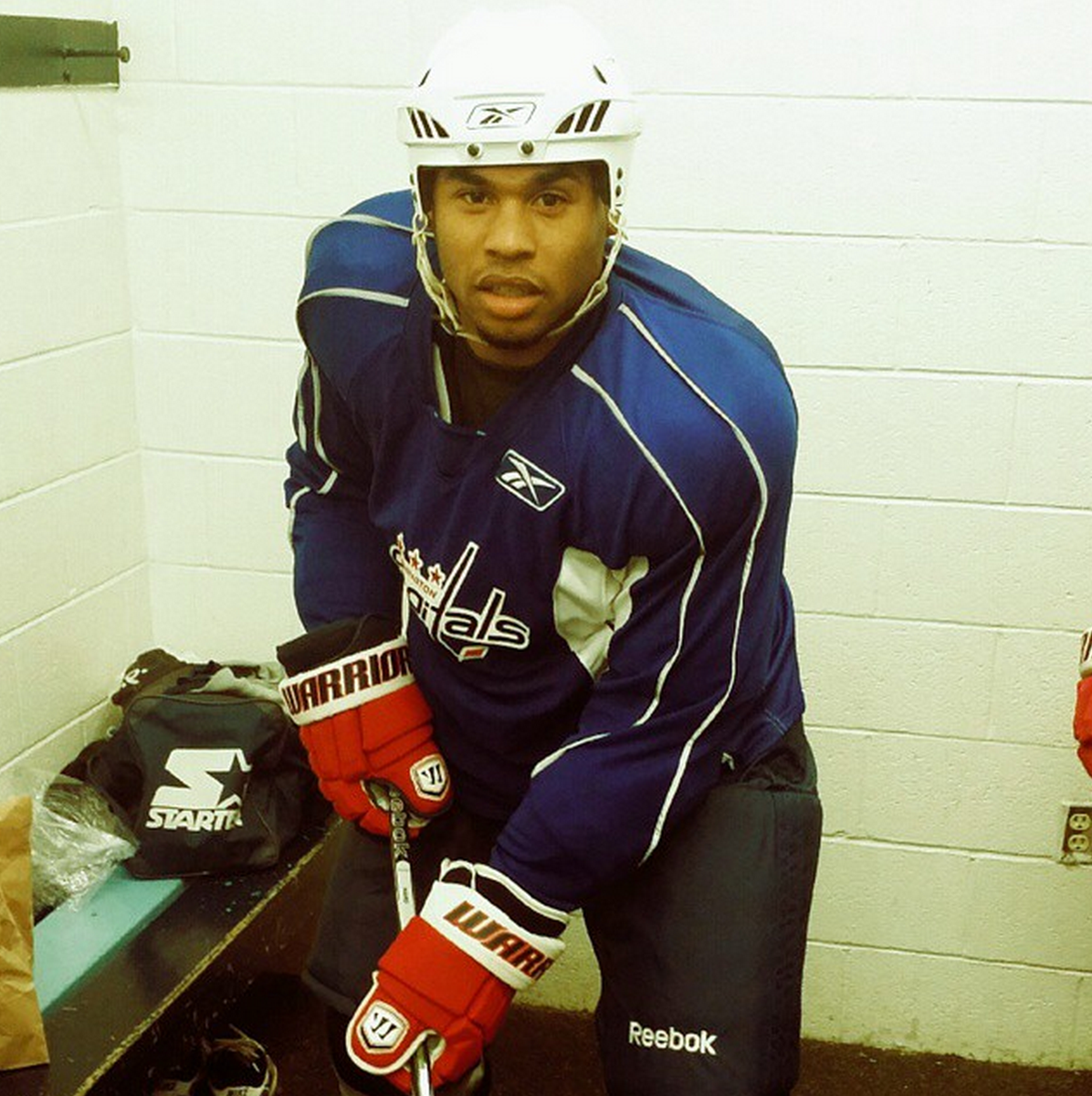 ESPNNFL's tweet photo. Ravens WR Steve Smith trying hockey?

(via AceandSmitty on Instagram) http://t.co/ENSbscFaZW