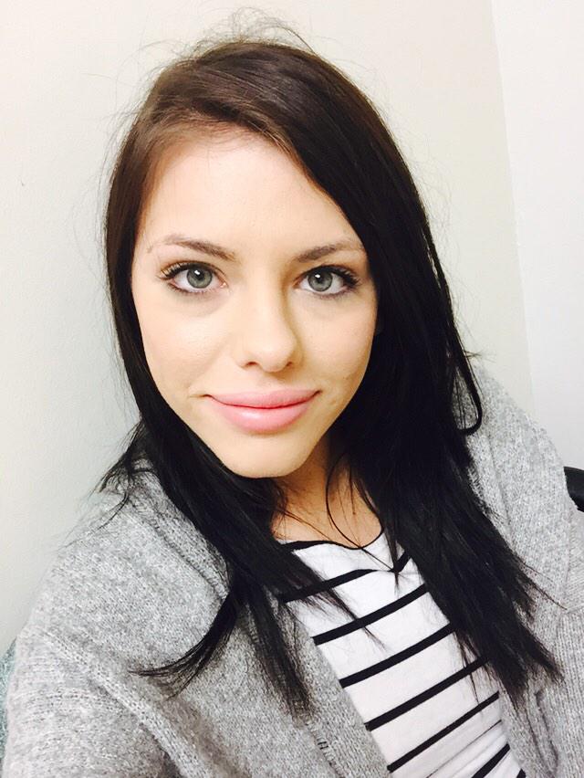Redrising001's tweet photo. “@adrianachechik: #Chechiknation simply is the best! Thank you for the love and support! 😍💋 http://t.co/GwvikEo3ni”Awe. So cute!