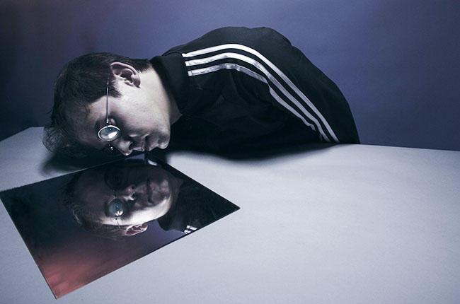 billboard's tweet image. Exclusive Song Premiere: Listen to @RoneOfficial's "Elle" ft. @The_National's Bryce Dessner blbrd.cm/UsCsxa