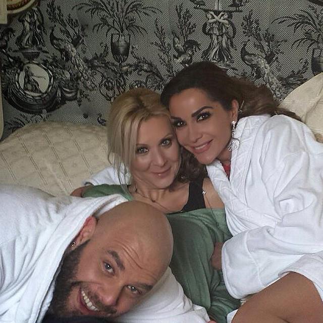 Desp1naVandi's tweet photo. Εδώ @gagakia προσπαθεί να επιβάλει την τάξη στο @michalis_stavento ! #thevoicegr http://t.co/due5R5DaZX