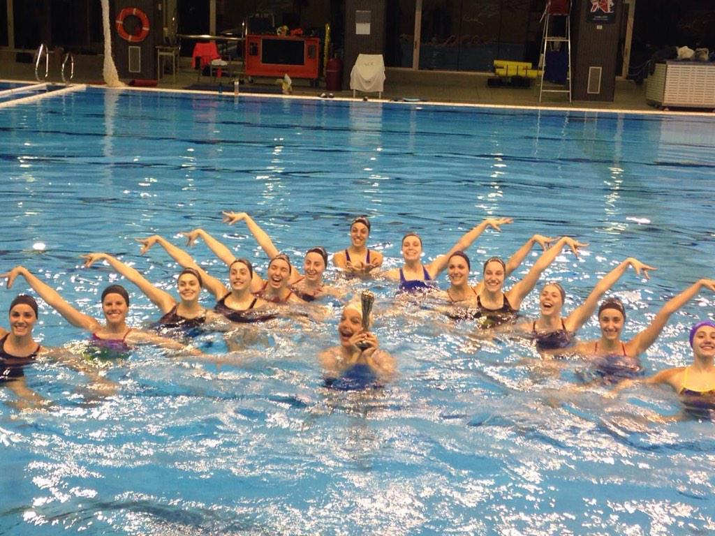 Con nuestro artista invitado <a href="/AngelLlacer/">Àngel Llàcer</a> probando algunas figuras! Le copiamos el gorrito para la próxima competi..?