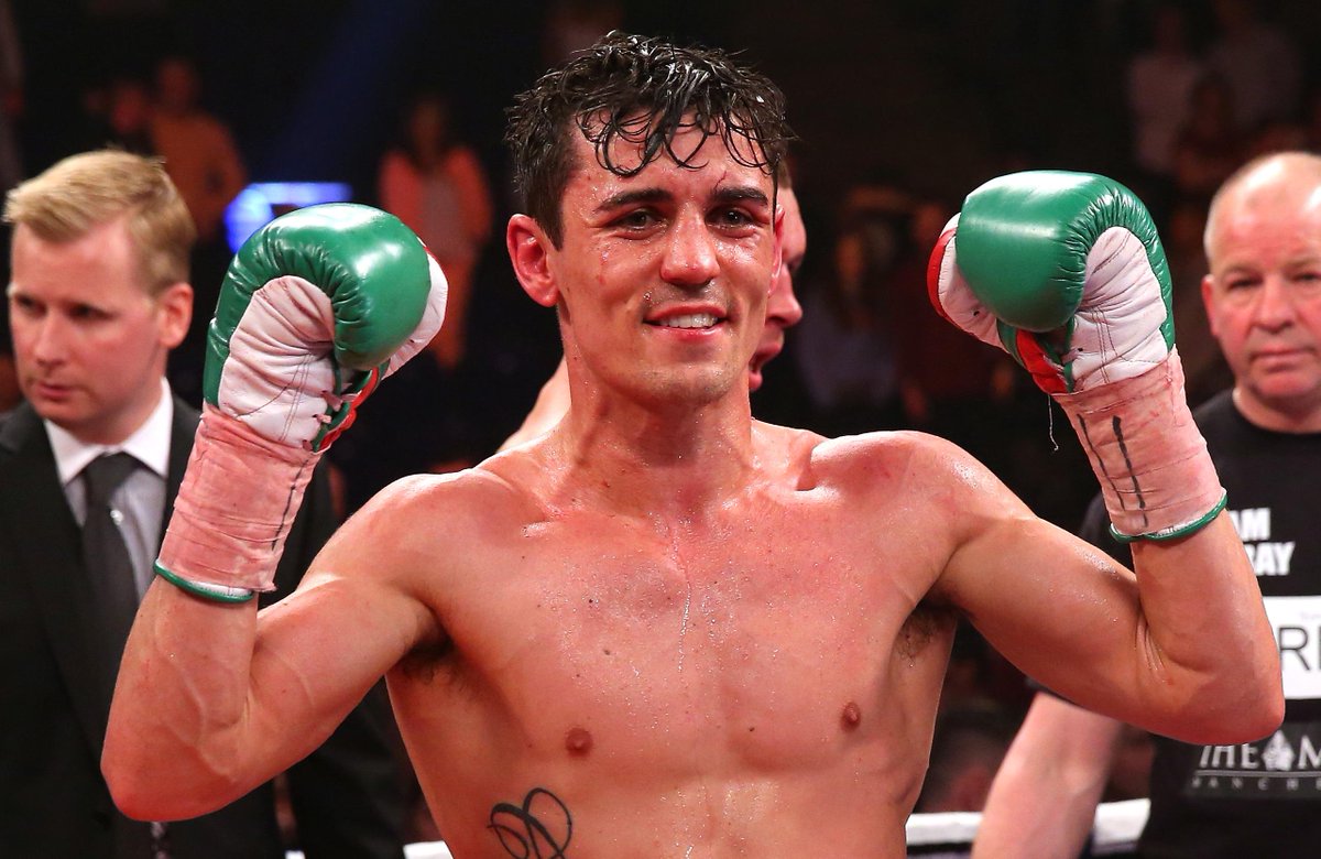 BBCSport's tweet photo. Anthony Crolla is targeting a comeback in May after being hit with a concrete slab in December http://t.co/d1DHguDsYf http://t.co/6jdEggLuju