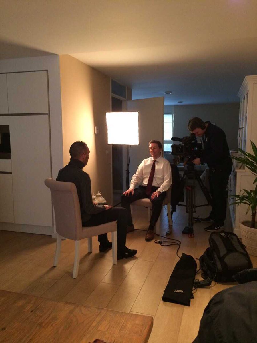 therealvdv's tweet photo. Fernando #Ricksen @skysports #tributematch #Jan25 #rangers http://t.co/R7DbReFBny