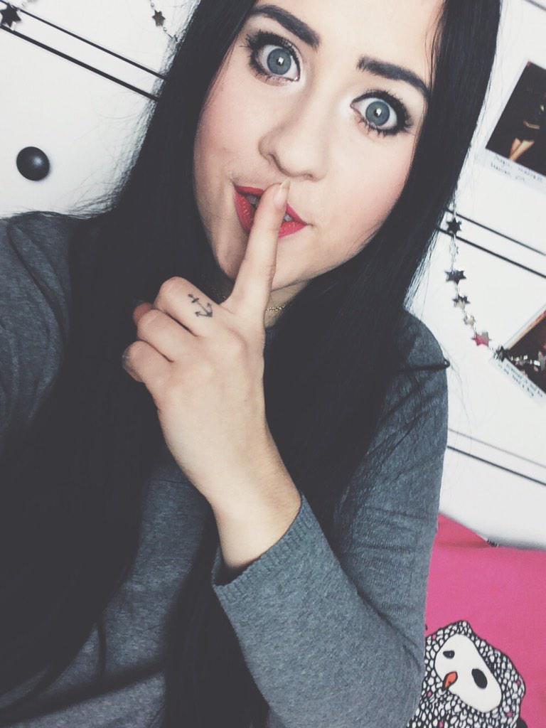 cleotoms's tweet image. just filmed a SPECIAL video that is going up tomorrow! 👀 #youcrew