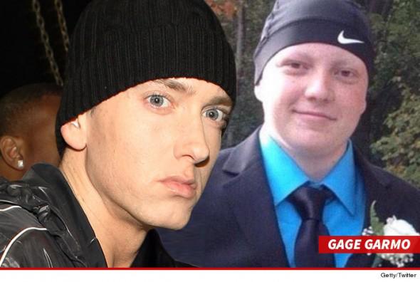 Letribunaldunet's tweet photo. #Eminem réalise le #rêve d’un #ado en phase #terminale avant qu’il ne #meure http://t.co/dYsM7eIr3E http://t.co/3WsG7QSOx9