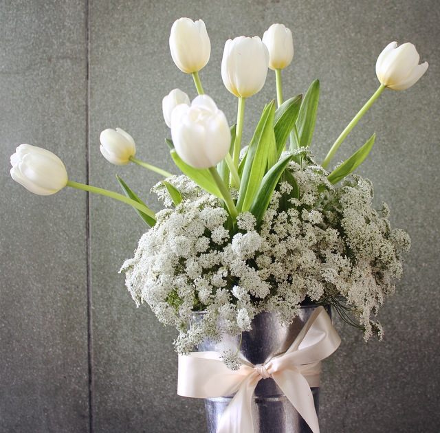 ByAllegra's tweet photo. “Simplicity is the ultimate sophistication." #floraldesign #tulips #decoration #design #flowers #beautiful #flowers http://t.co/ovMcR6V0R0