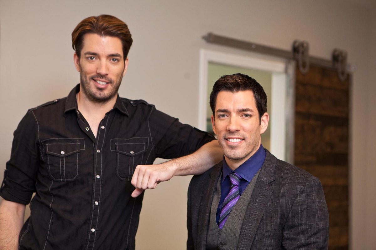 PropertyBrother's tweet photo. It's #ProBroTime on HGTV US tonight! Tune in ta 9 p.m. for an all-new episode! http://t.co/KyjU5nZ7TF