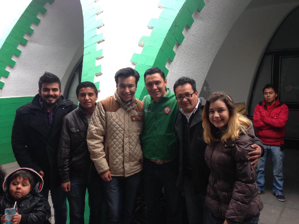 AlanGutiDelRio's tweet photo. Siempre es un gustazo saludar a un gran líder pero sobre todo amigo, joven ejemplo @valdovinosrome abrazo hermano http://t.co/f3wfNqw0SX