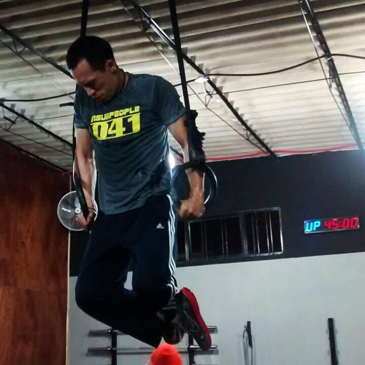 LordCes's tweet photo. Arriba #crossfit#training #trainers #NoPainNoGain #BeastMode #LimitlessProsper #freestylelibre #fling #FelizMiercoles http://t.co/OHY7XpZqzM