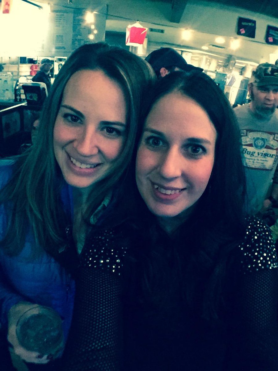 FlinkTO's tweet image. #WCW From #Ironfly #Denver #Flyfishing women! @FlyFishJen w/friend. More fly fishing stories flink.to/~ez