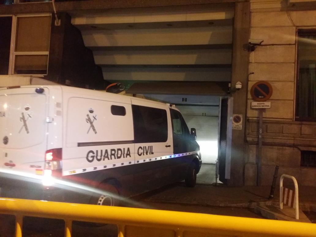 El juez les acusa a los 3 de "continuar" con Herrira. Prisión para Fran, Jon y Xabier #AbokatuakLibre #JeSuisBasque