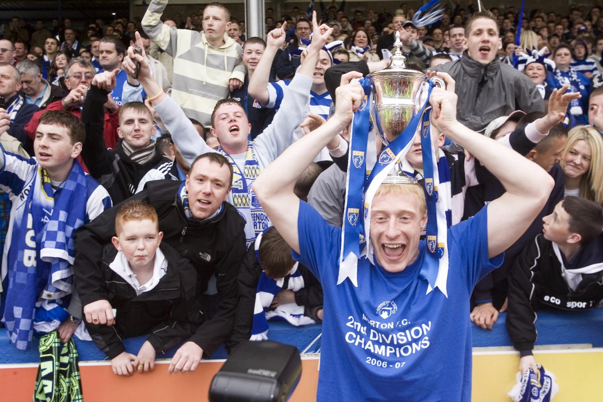 tellhimhespele's tweet photo. And finally, big Stewart Greacen celebrates with the 2006-07 Second Division title - can they do it again this year? http://t.co/LIfRALmwEx