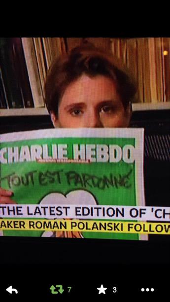 CarolineFourest's tweet image. SKY NEWS m'a coupé en direct pour avoir montré  la couverture de Charlie Hebdo. Quelle offense... A l'intelligence.