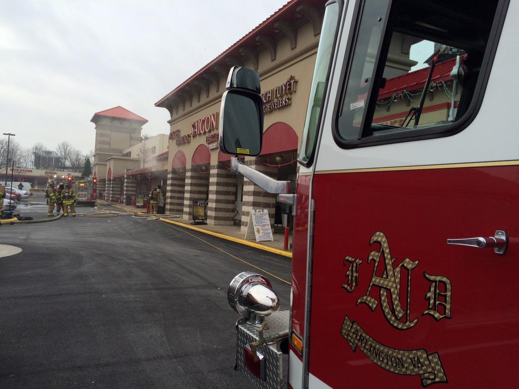ArlingtonVaFD's tweet image. Units on scene, commercial fire 6700 blk of Wilson Blvd. City of Falls Church PIO enroute for media POC #mutualbox